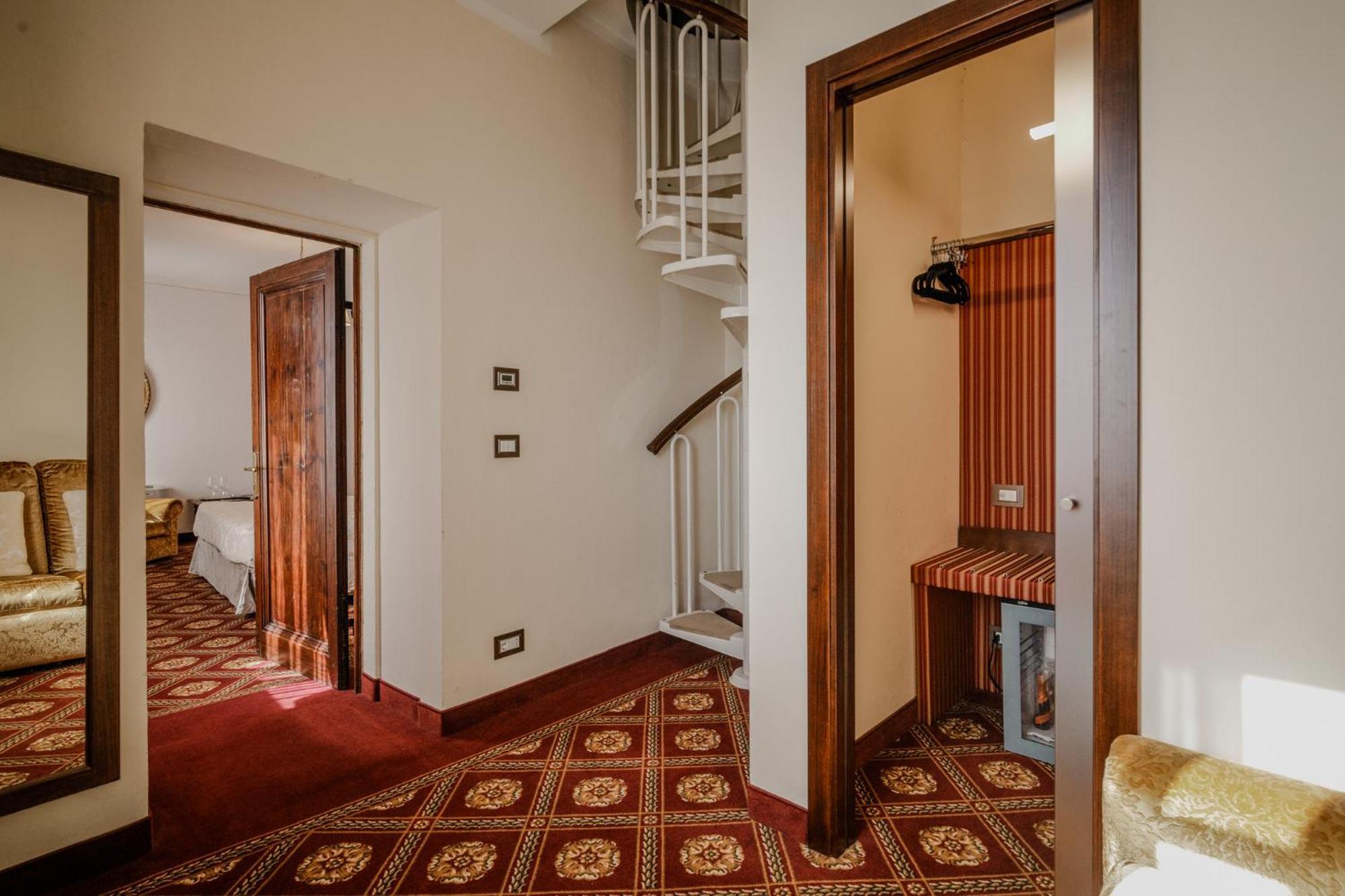 Villa Lecchi Hotel Wellness Коле Вал д'Елза Екстериор снимка