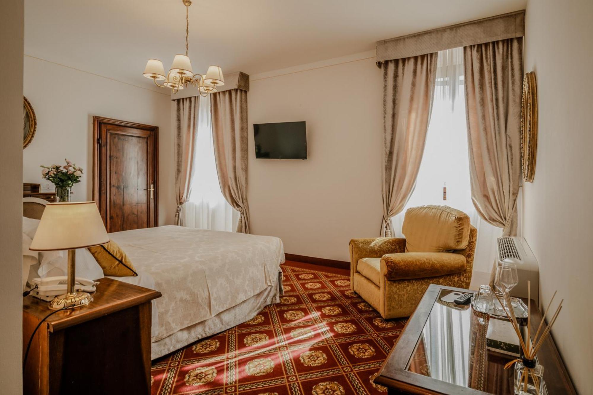 Villa Lecchi Hotel Wellness Коле Вал д'Елза Екстериор снимка